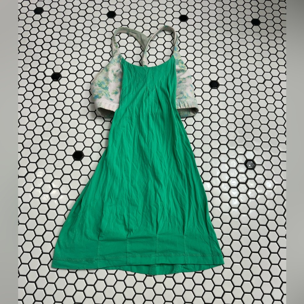 Lululemon no limits tank top with bra size 4